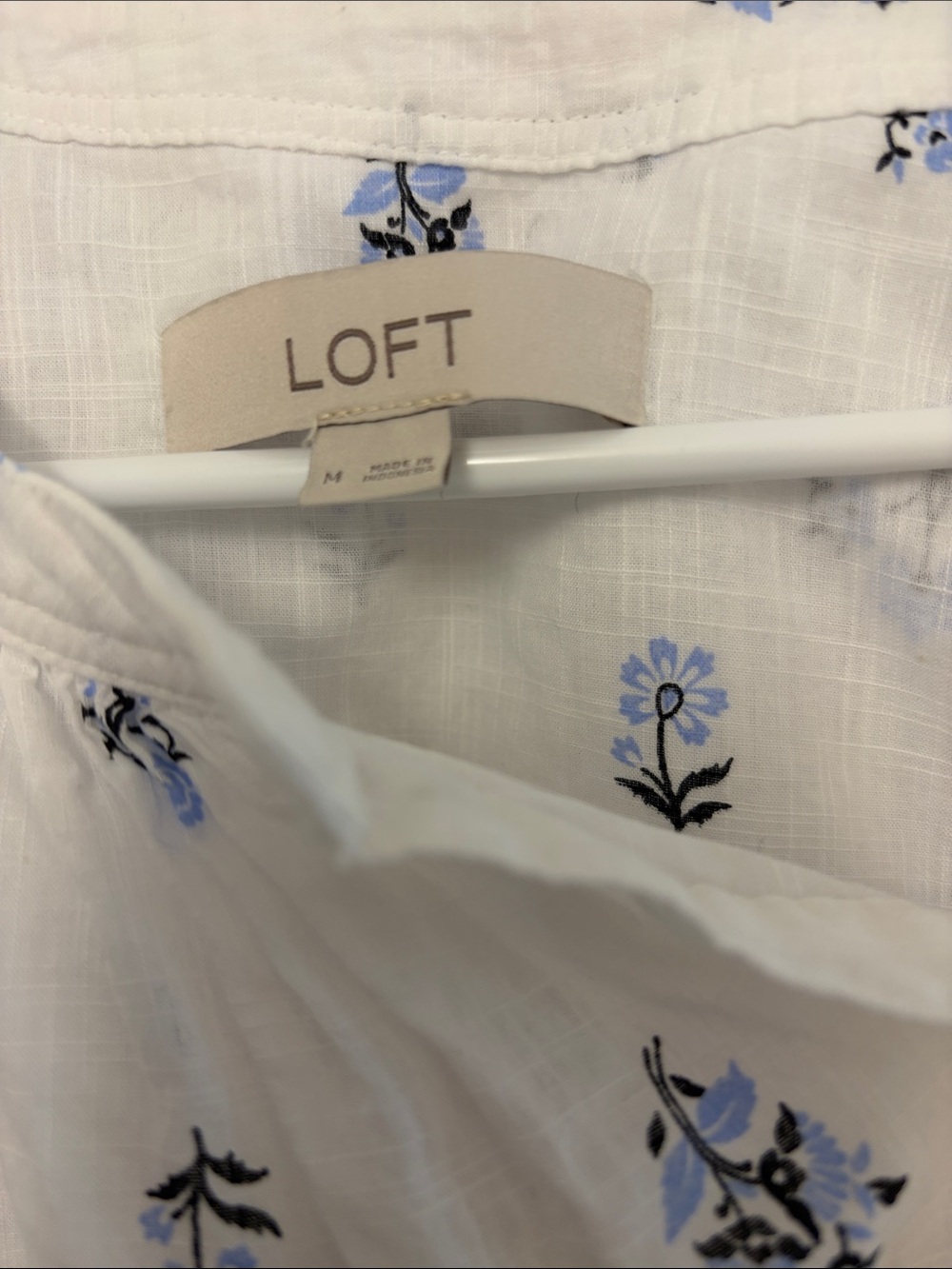 White Floral Peasant Blouse - Lightweight Women's Balloon sleeve Top size medium - Picture 4 of 4